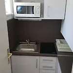 劳拉公寓