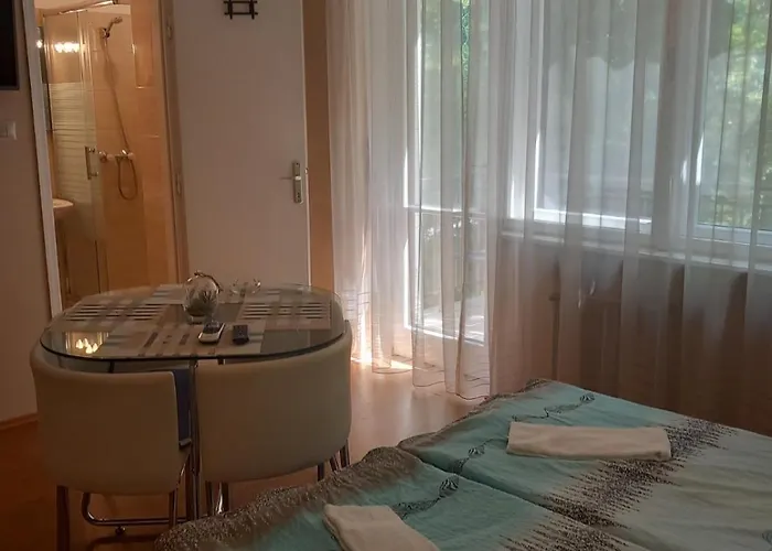 Lara Apartment *